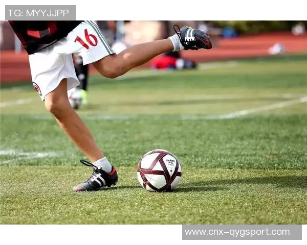 掌握足球过人技巧提升个人技术水平的全面指南